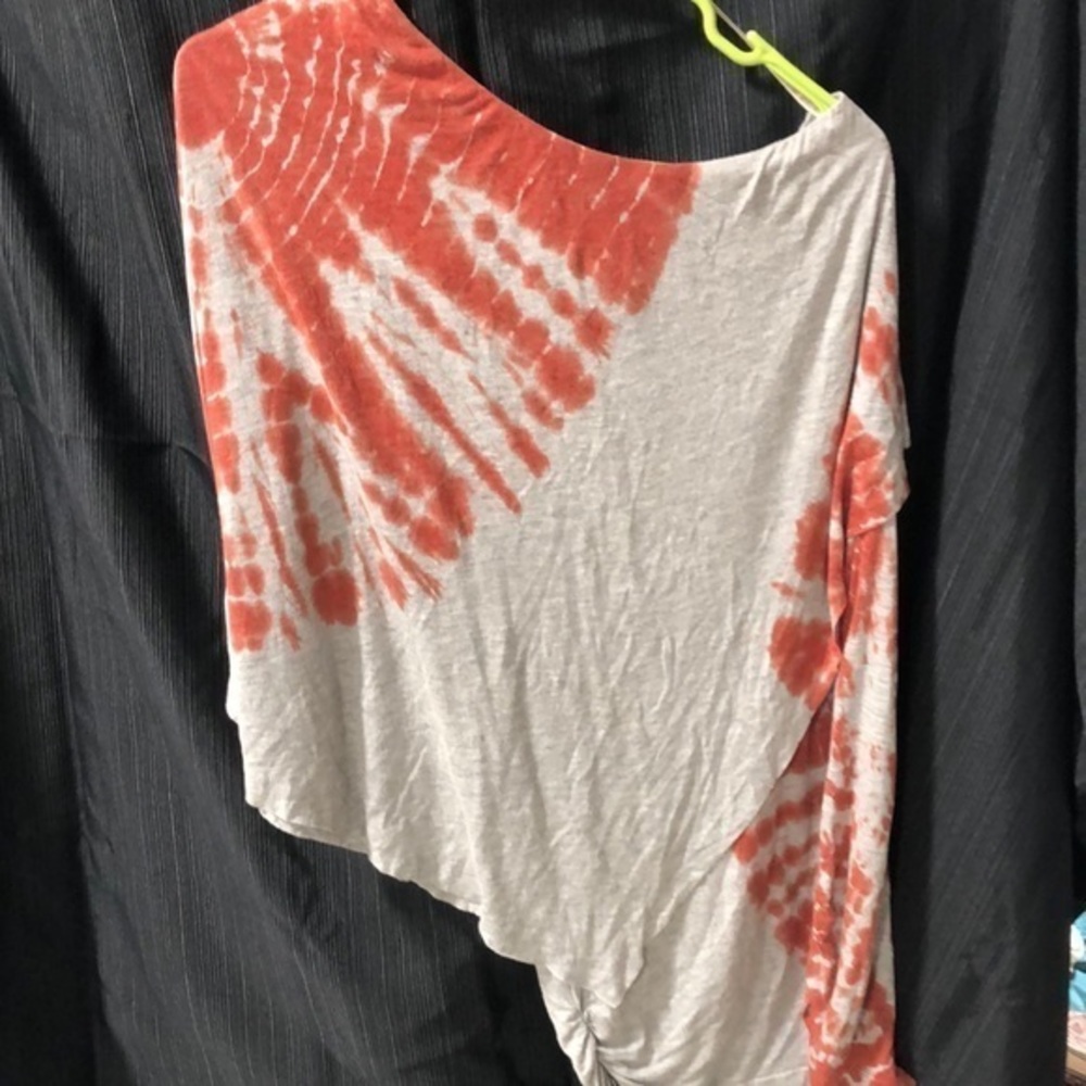 Young, Fabulous,‎ and Broke one shoulder blouse size small S117